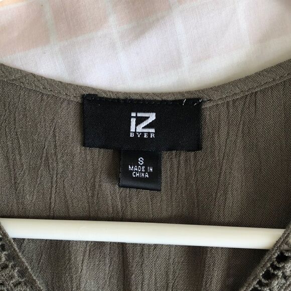 IZ Byer Lace up Tank size S NWT Olive - Picture 3 of 6